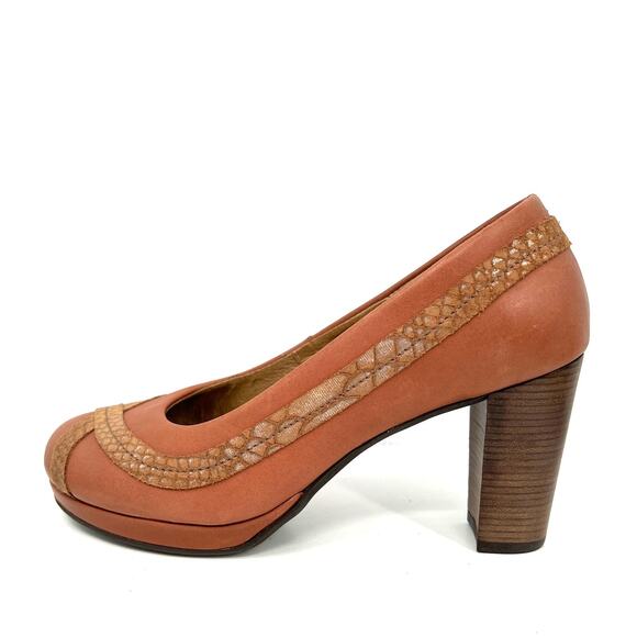 Dkode Pump from Anthropologie - Picture 3 of 7